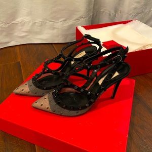 Valentino Garavani Rockstud Mesh T-strap Pumps37.5
